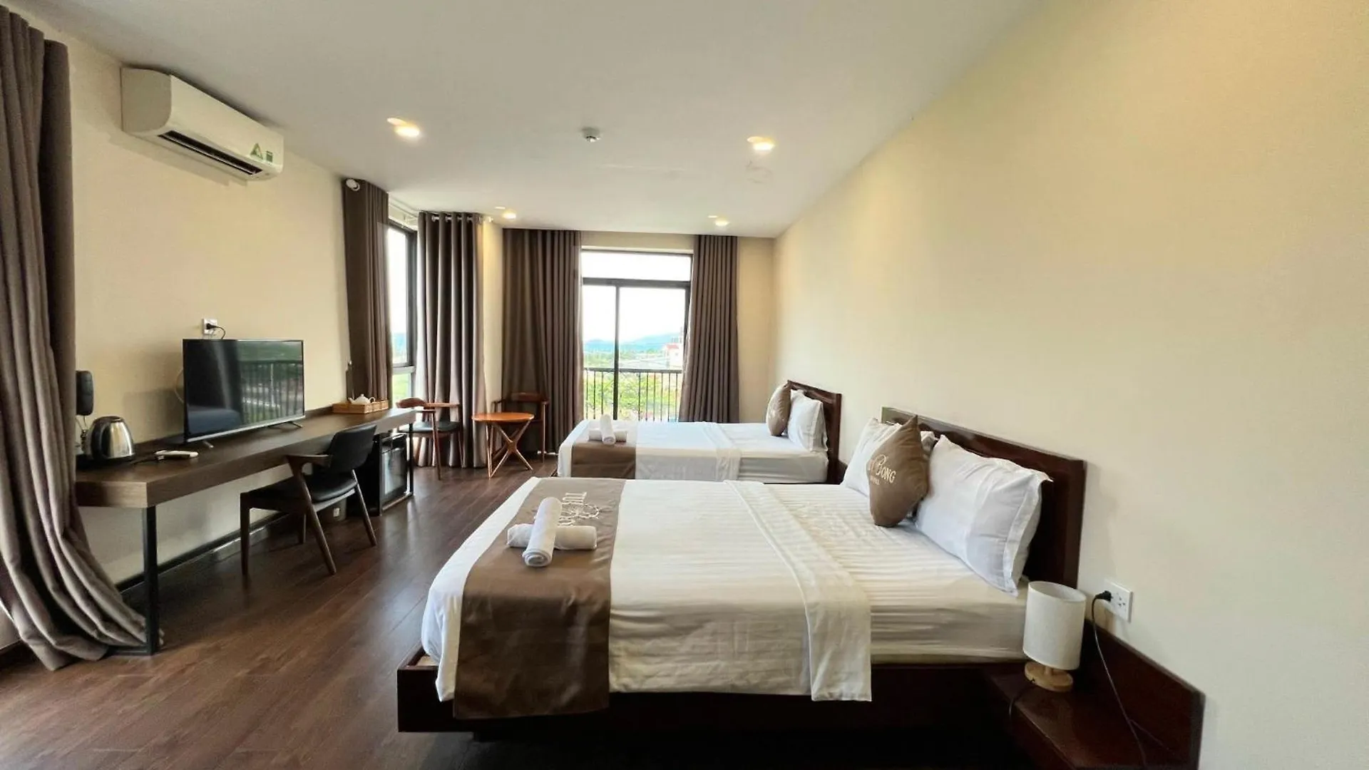 **  Tubong Hotel Private Enterprise Nha Trang Vietnám