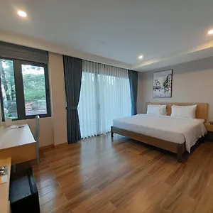 Happy Hotel