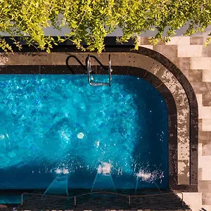 Aaron Boutique Hotel